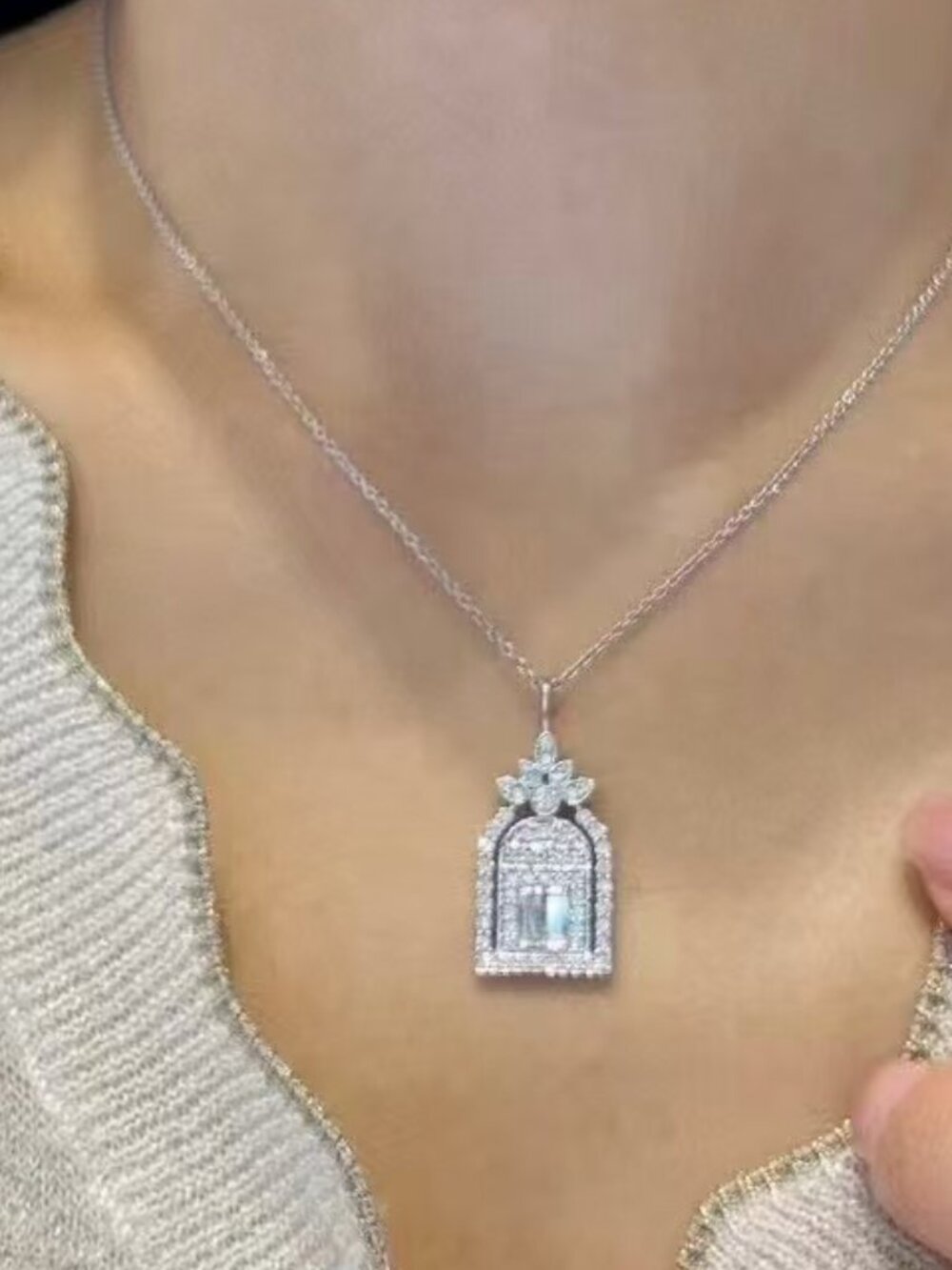 Harry Winston Necklace fifth avenue door